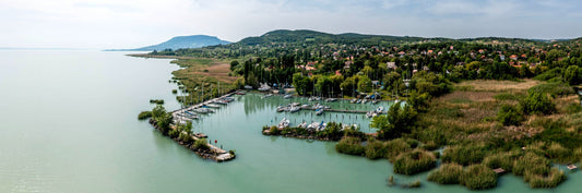 Ábrahámhegyi kikötő panoráma