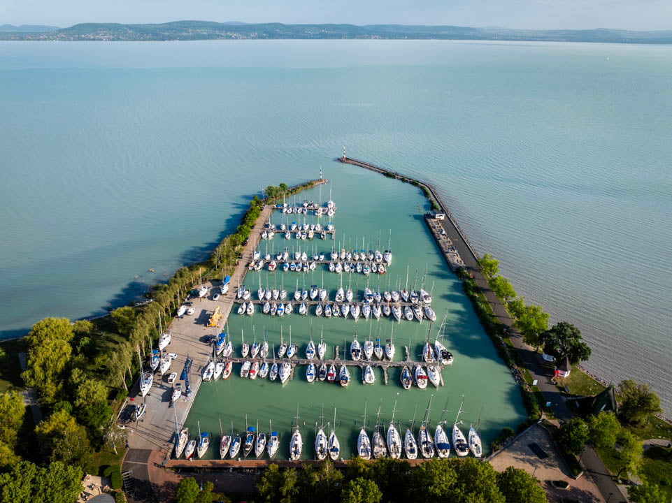 Balatonlelle vitorláskikötő drónfotón