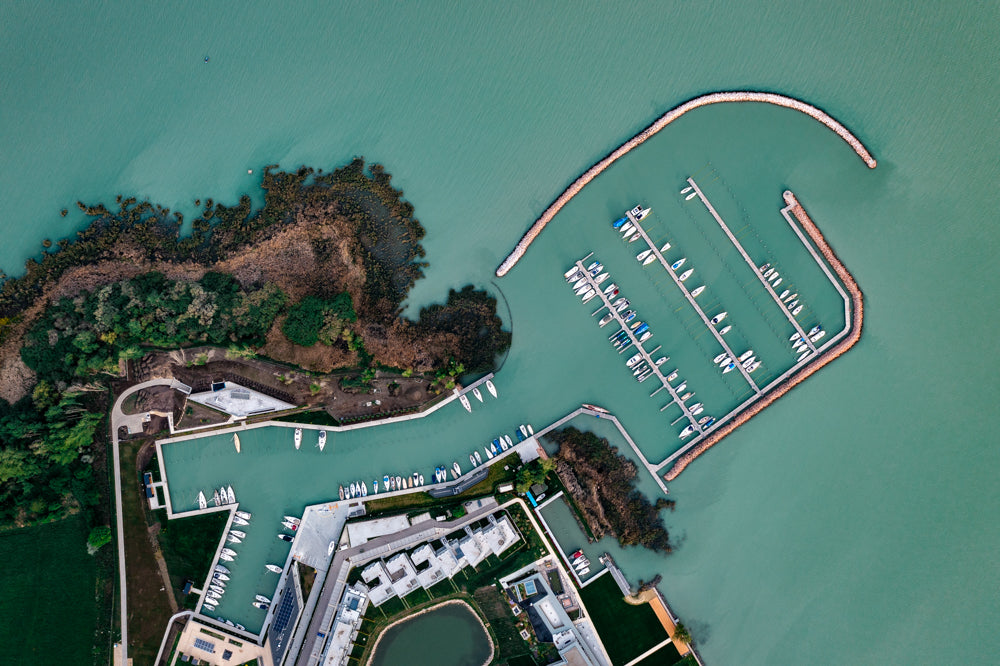 Ypsilon Yacht Club