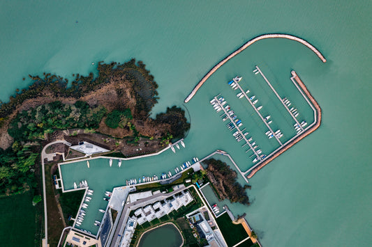 Ypsilon Yacht Club