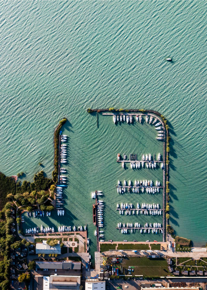 Hajógyári Kikötő függőleges felülnézetben, Balatonfüred