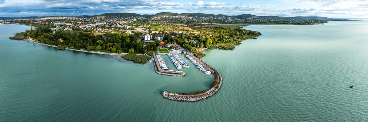 Koloska Kikötő széles panorámája, Balatonfüred