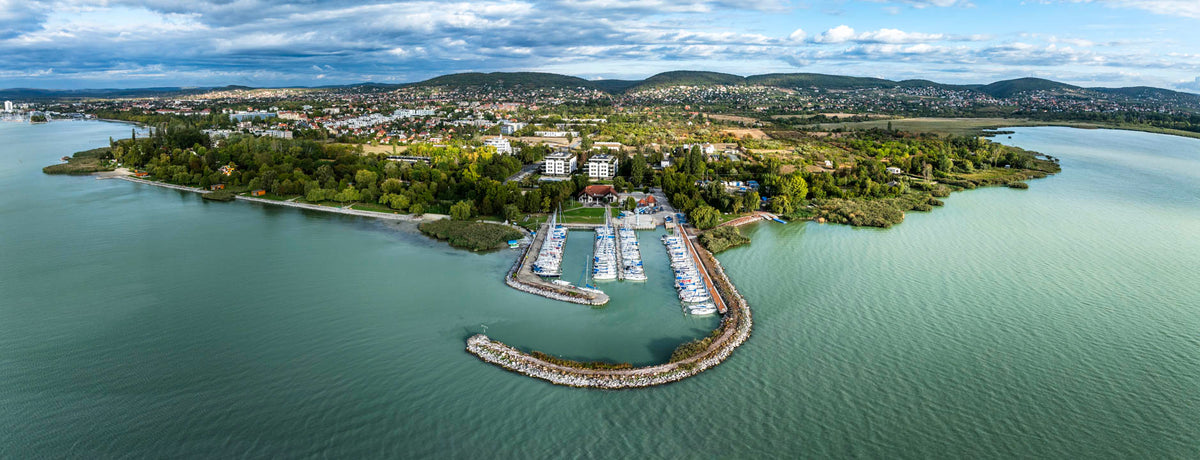 Koloska Kikötő és a Balaton-felvidék panorámája, Balatonfüred