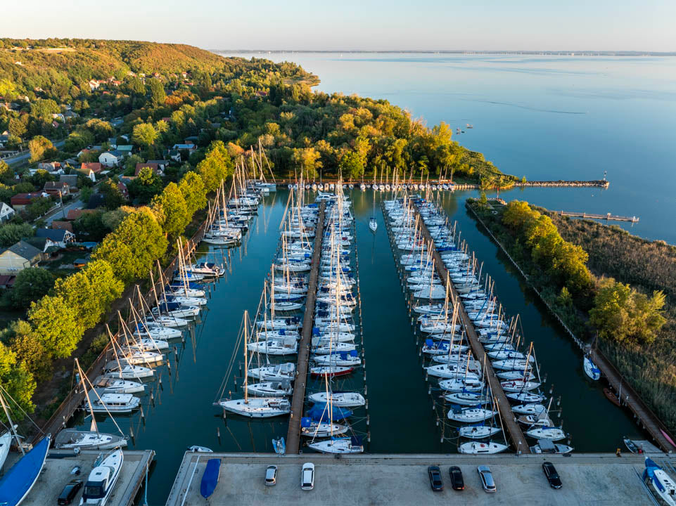 Aranyóra Marina Fűzfőn